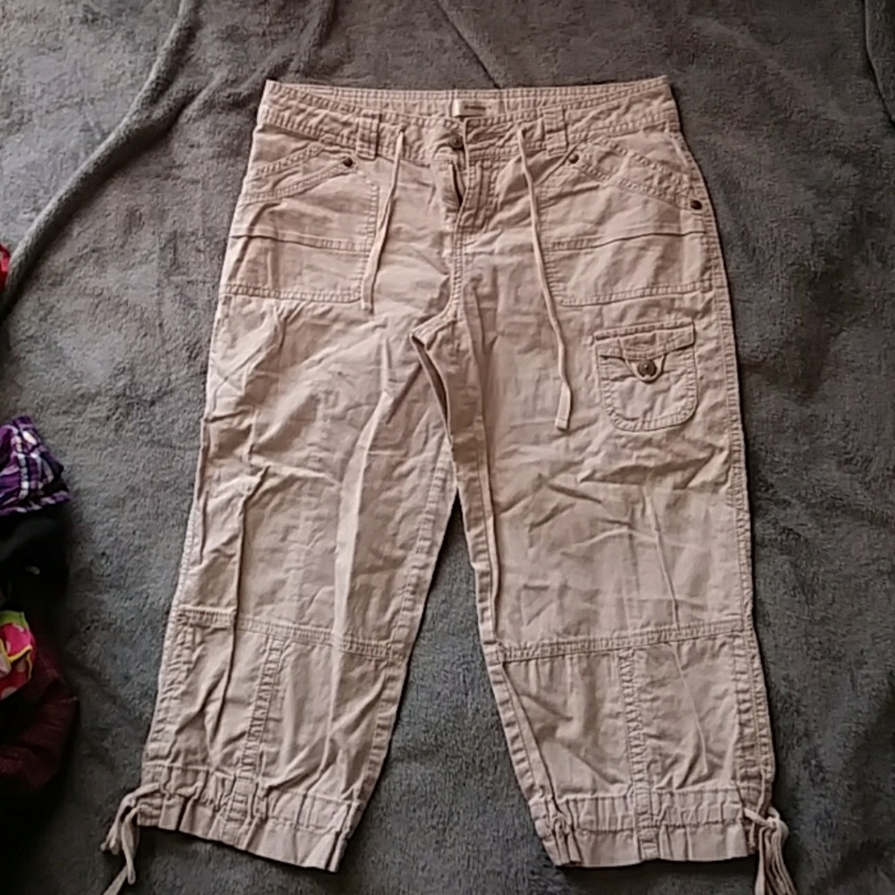 Dressbarn khaki capris